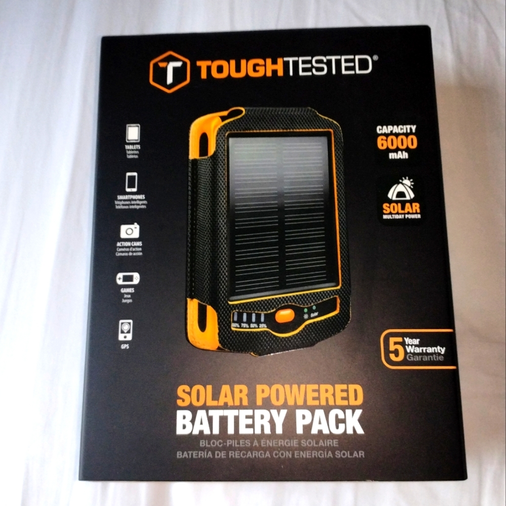 TOUGH TESTED SOLAR POWERED BATTERY PACK USBb+ FREE Multi Tool